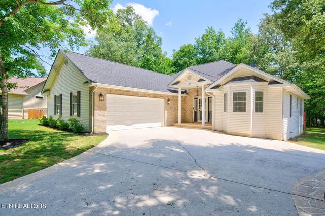 35 Leaf Cir, Crossville, TN 38558