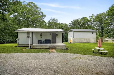 1400 Orlie Young Rd, Crab Orchard, TN 37723