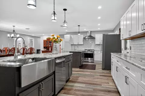Kitchen - 211 Arizona Ln, Walling, TN 38587 photo 4 of 8