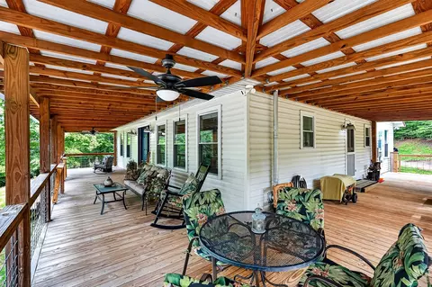 Exterior - 211 Arizona Ln, Walling, TN 38587 photo 3 of 18