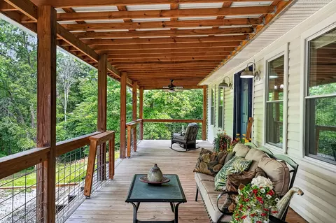 Exterior - 211 Arizona Ln, Walling, TN 38587 photo 2 of 18