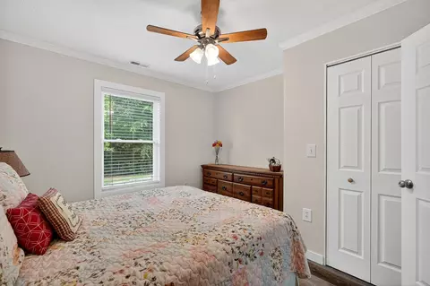 Bedroom - 211 Arizona Ln, Walling, TN 38587 photo 3 of 4