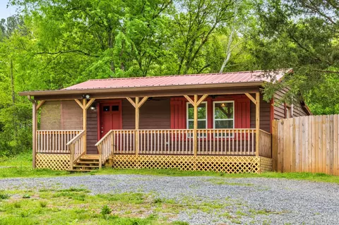 234 NW Worth St, Charleston, TN 37310