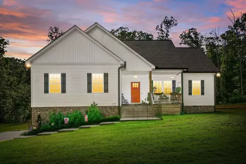 381 Tummins Rd, Mcewen, TN 37101