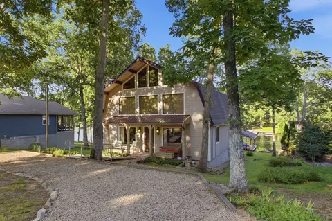 8941 Cherokee Trl, Crossville, TN 38572