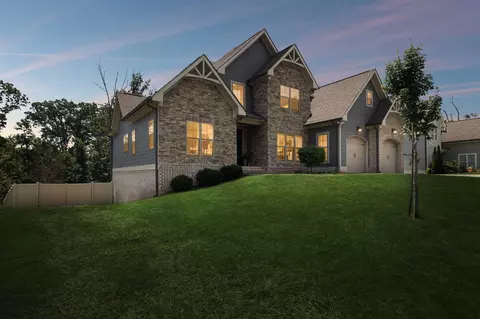 8420 Quarles Ln, Hixson, TN 37343