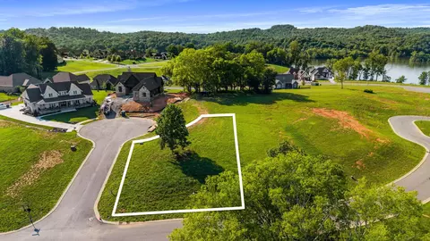 104 Silver Fox Way, Loudon, TN 37774