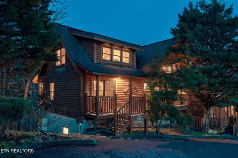 2020 Bear Creek Way, Pigeon Forge, TN 37862
