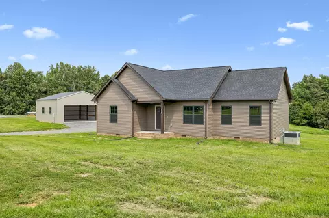 32 Iris Way, Lafayette, TN 37083