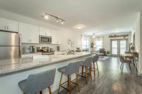 804 Riverfront Pkwy #409, Chattanooga, TN 37402