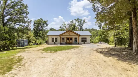 395 West Dr, Savannah, TN 38372