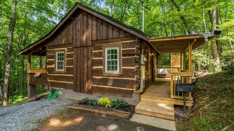 1131 Old Cartertown Road Rd, Gatlinburg, TN 37738