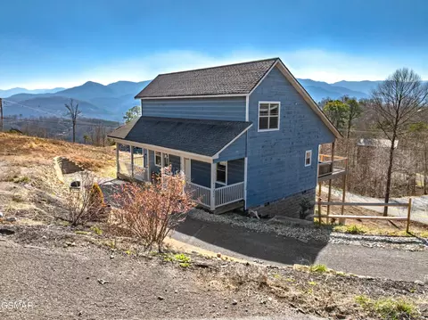 1108 Circle Pt, Gatlinburg, TN 37738