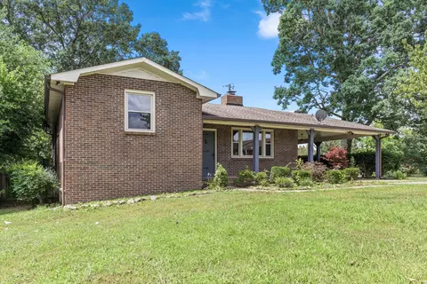 Exterior - 2209 Ruth St, Springfield, TN 37172 photo 2 of 9