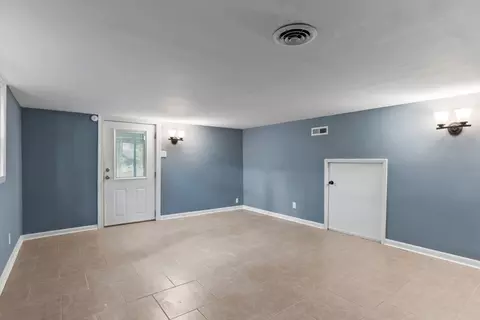 Living - 2209 Ruth St, Springfield, TN 37172 photo 9 of 9