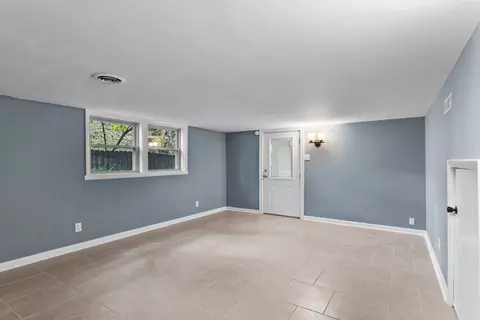Living - 2209 Ruth St, Springfield, TN 37172 photo 8 of 9