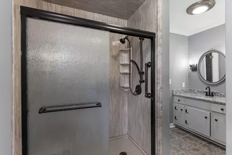Bath - 2209 Ruth St, Springfield, TN 37172 photo 2 of 4
