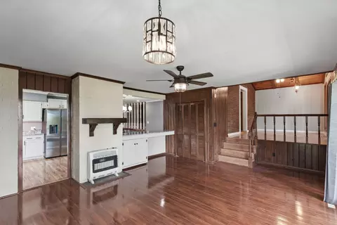 Living - 2209 Ruth St, Springfield, TN 37172 photo 4 of 9