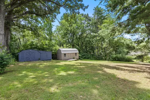 Exterior - 2209 Ruth St, Springfield, TN 37172 photo 8 of 9
