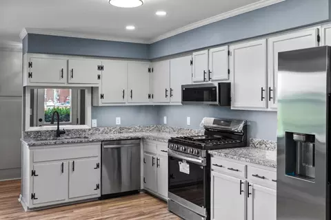 Kitchen - 2209 Ruth St, Springfield, TN 37172 photo 2 of 4