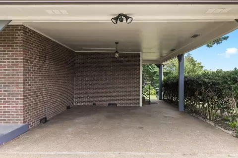 Exterior - 2209 Ruth St, Springfield, TN 37172 photo 3 of 9