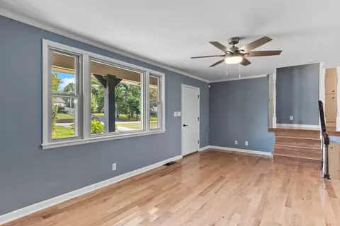 Living - 2209 Ruth St, Springfield, TN 37172 photo 1 of 9