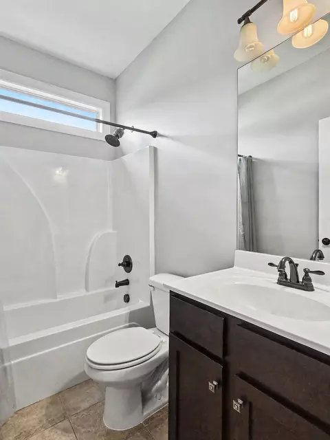 Bath - 4835 Conquer Dr, Murfreesboro, TN 37128 photo 3 of 5