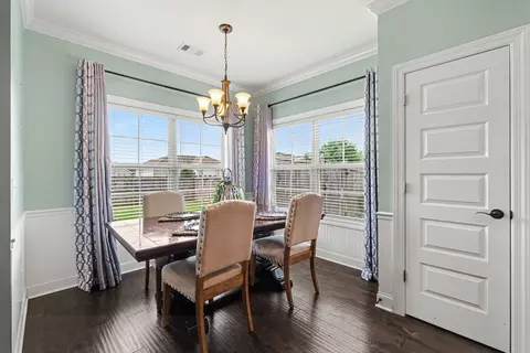 Dining - 4835 Conquer Dr, Murfreesboro, TN 37128 photo 2 of 2