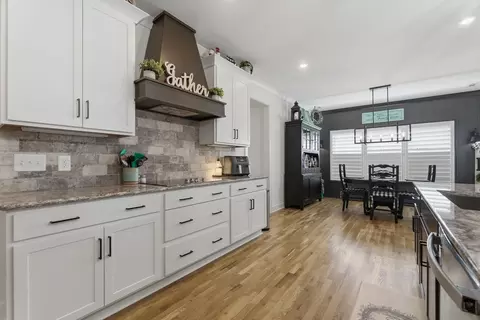 Kitchen - 3705 Carriage Dr, Murfreesboro, TN 37128 photo 4 of 7