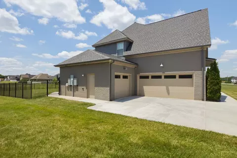 Exterior - 3705 Carriage Dr, Murfreesboro, TN 37128 photo 6 of 11