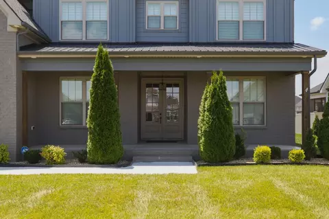Exterior - 3705 Carriage Dr, Murfreesboro, TN 37128 photo 4 of 11