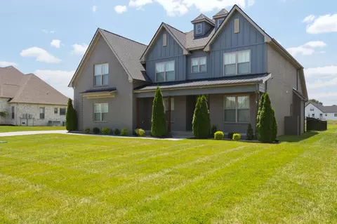 Exterior - 3705 Carriage Dr, Murfreesboro, TN 37128 photo 3 of 11