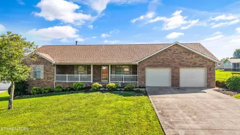 1426 Sparks Ln, Sevierville, TN 37876