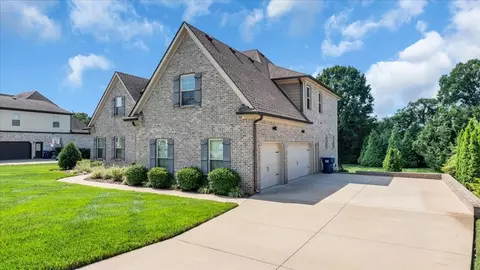 Exterior - 621 Tybarber Ave, Murfreesboro, TN 37129 photo 8 of 13