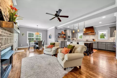 Living - 621 Tybarber Ave, Murfreesboro, TN 37129 photo 6 of 6