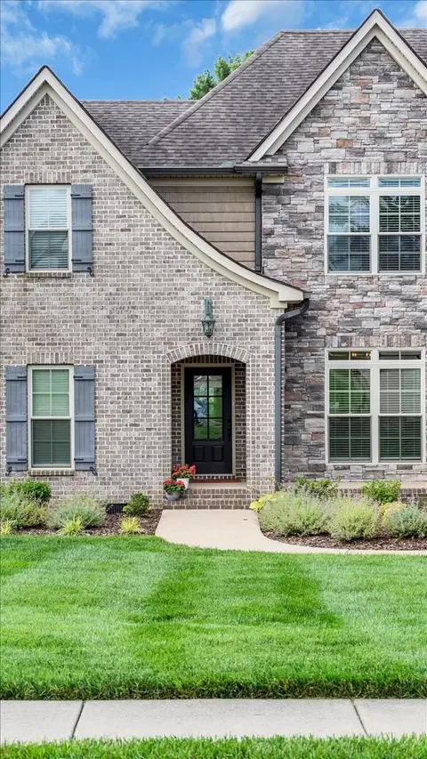 Exterior - 621 Tybarber Ave, Murfreesboro, TN 37129 photo 12 of 13