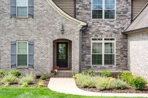 Exterior - 621 Tybarber Ave, Murfreesboro, TN 37129 photo 4 of 13
