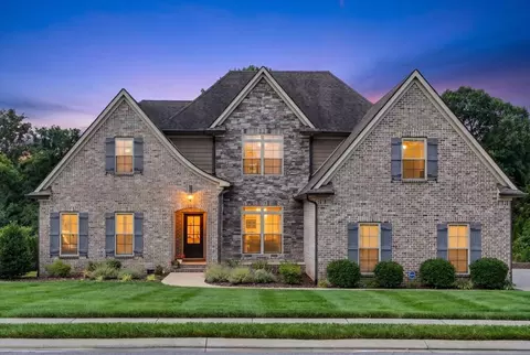 Exterior - 621 Tybarber Ave, Murfreesboro, TN 37129 photo 2 of 13