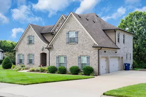 Exterior - 621 Tybarber Ave, Murfreesboro, TN 37129 photo 3 of 13