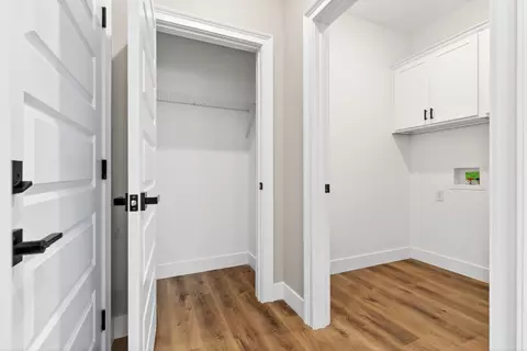 Entry Way - 359 Third St, Guthrie, KY 42234 photo 5 of 5