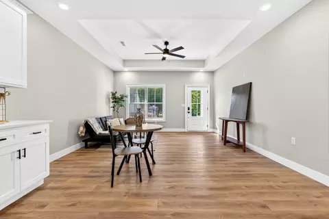 Living - 359 Third St, Guthrie, KY 42234 photo 4 of 5