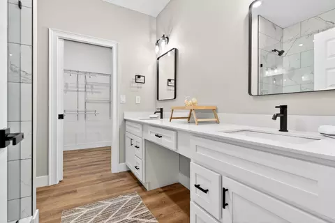 Bath - 359 Third St, Guthrie, KY 42234 photo 1 of 5