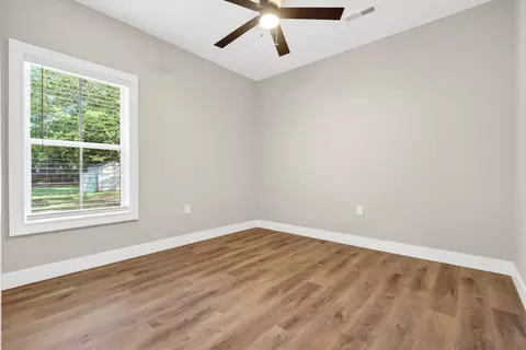 Bedroom - 359 Third St, Guthrie, KY 42234 photo 3 of 3