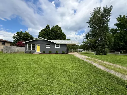 2002 Battleground Dr, Murfreesboro, TN 37129