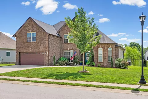 525 Bowden Dr, Clarksville, TN 37043