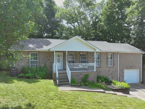 225 High Chaperal Dr, Goodlettsville, TN 37072