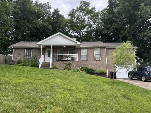 225 High Chaperal Dr, Goodlettsville, TN 37072
