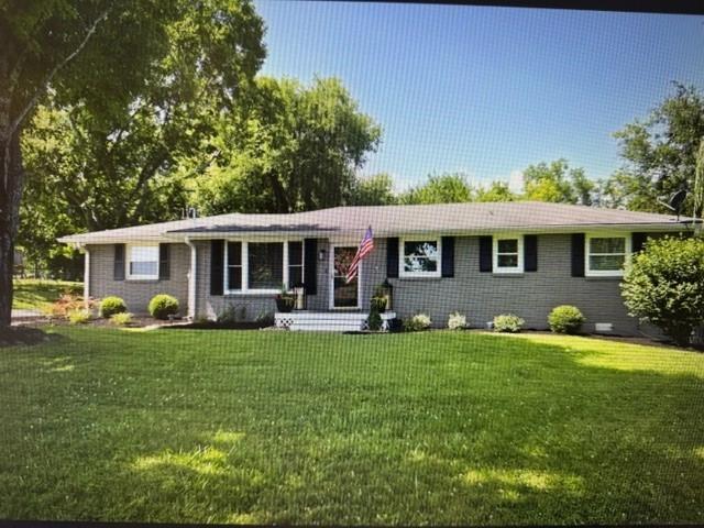 210 Elnora Ct, Hendersonville, TN 37075