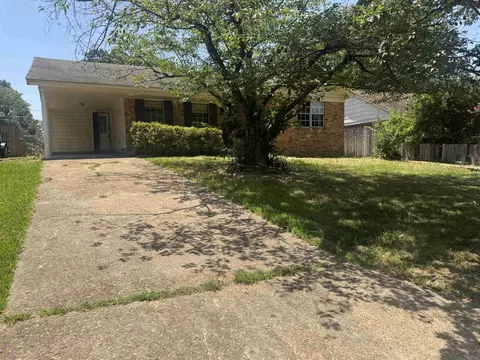 1841 Brookhaven Dr, Southaven, MS 38671
