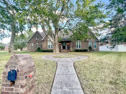 2810 Regenwood Dr, Murfreesboro, TN 37129